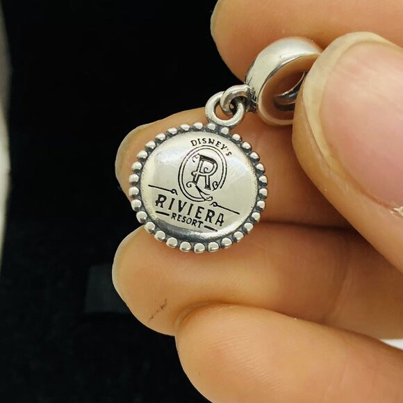 ✨🔥Pandora Riviera Resort Disney charm - Picture 1 of 5